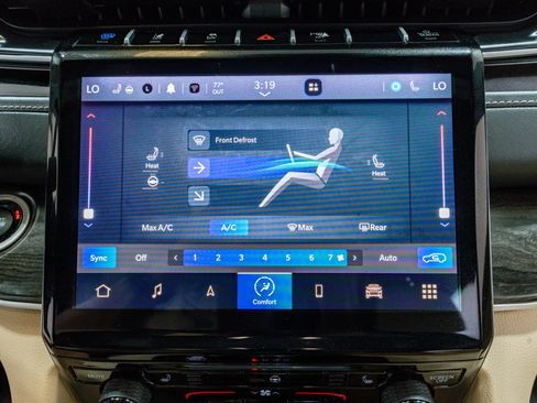 Used 2023 Jeep Grand Cherokee 4WD 4xe image 23