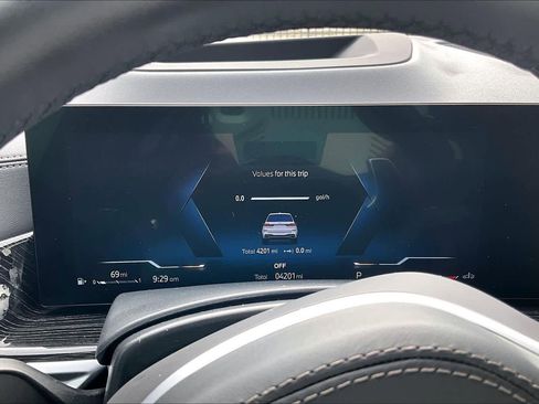 Used 2026 BMW X7 xDrive40i w/ M Sport Package image 26