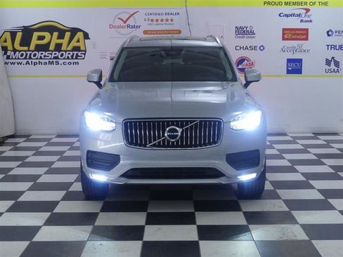 Used 2023 Volvo XC90 B5 Core AWD/4WD image 2