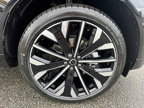 New 2026 Volvo XC60 B5 Ultra w/ Protection Package Premier image 9