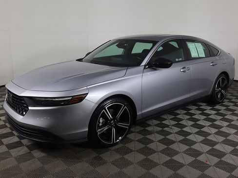 Used 2023 Honda Accord Sport image 6