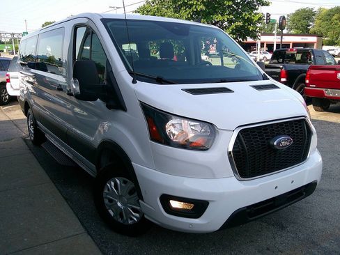 Used 2023 Ford Transit 350 XLT RWD image 4