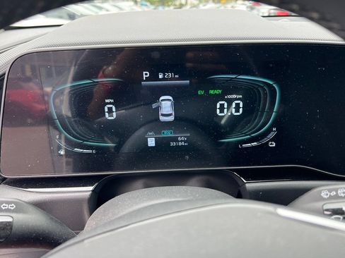 Certified 2023 Kia Niro EX FWD image 18