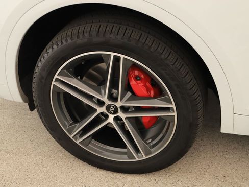 Certified 2025 Audi Q5 e Premium Plus w/ Premium Plus Package image 32