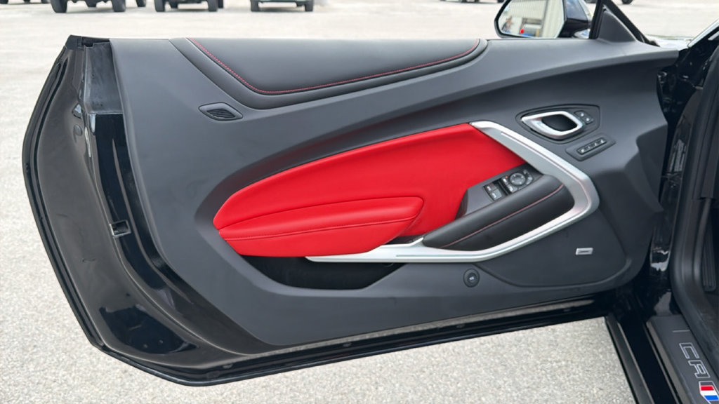 Used 2023 Chevrolet Camaro SS RWD image 17
