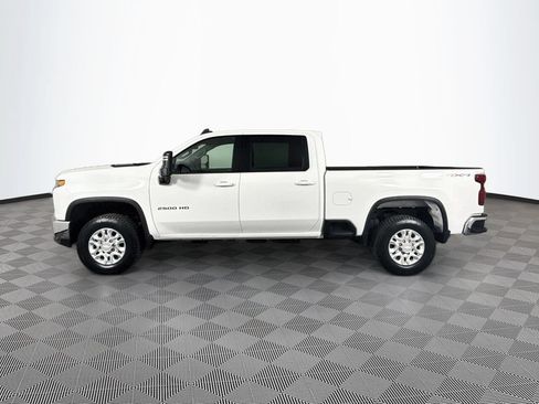 Used 2022 Chevrolet Silverado 2500 LT w/ Fleet Comfort Package AWD/4WD image 4