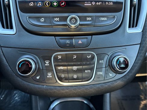 Used 2022 Chevrolet Malibu LT image 20