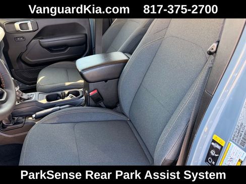 Used 2024 Jeep Wrangler Unlimited w/ Convenience Group image 13