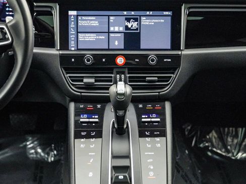 Used 2022 Porsche Macan S image 18
