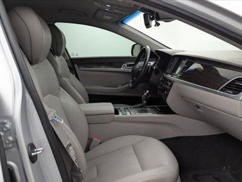 Used 2017 Genesis G80 3.8 RWD image 21