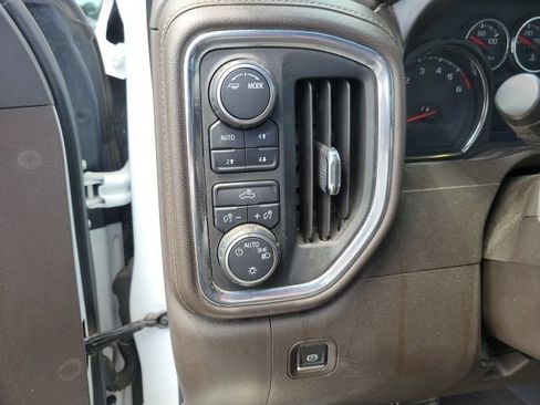 Used 2021 Chevrolet Silverado 1500 LT w/ Z71 Off-Road Package AWD/4WD image 12