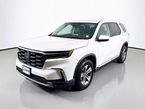 Used 2023 Honda Pilot EX-L image 3