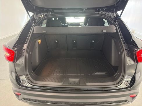 New 2026 Chevrolet Trax RS w/ Sunroof Package FWD image 8