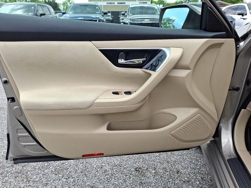 Used 2014 Nissan Altima 2.5 S w/ Sport Value Package FWD image 13
