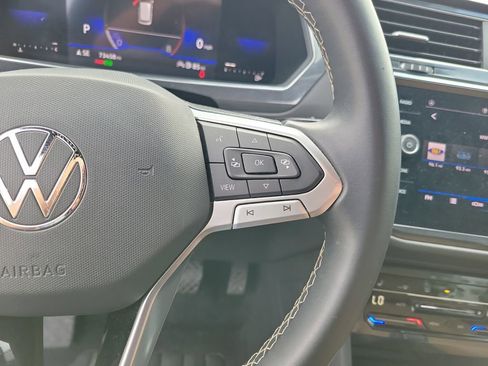 Used 2022 Volkswagen Tiguan SE FWD image 18
