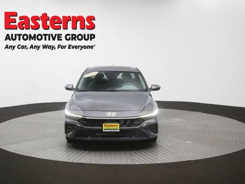 Used 2025 Hyundai Elantra SEL FWD image 54