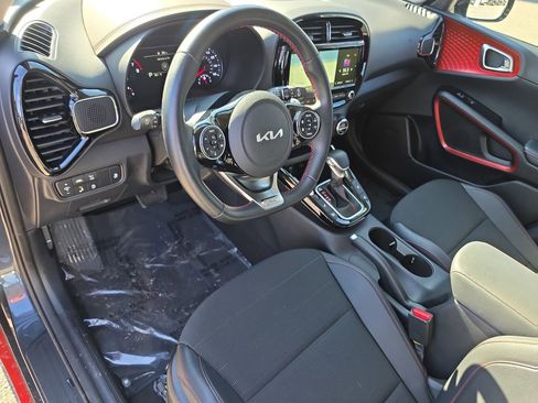 Used 2022 Kia Soul Turbo image 9