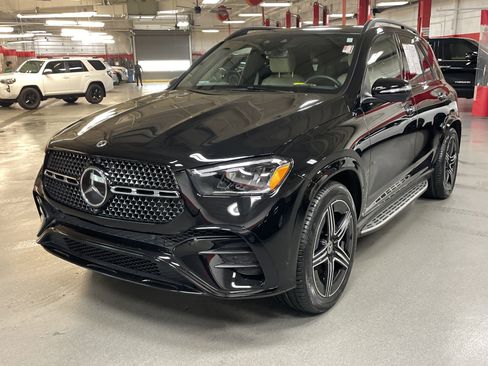 Used 2024 Mercedes-Benz GLE 450 4MATIC image 5