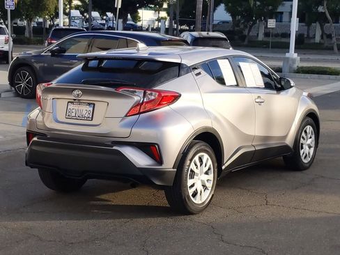 Used 2019 Toyota C-HR LE image 3