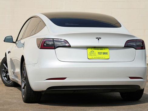 Used 2023 Tesla Model 3 Standard Range RWD image 6