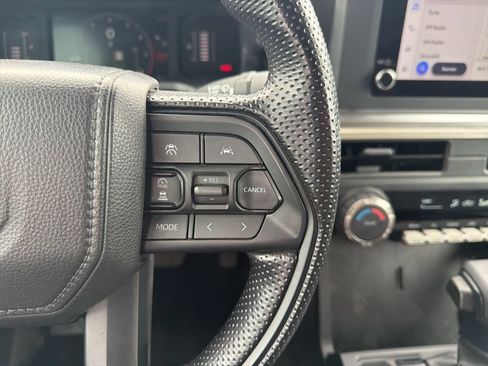 Used 2025 Toyota Tacoma SR5 AWD/4WD image 28