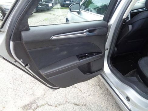 Used 2016 Ford Fusion SE FWD image 8