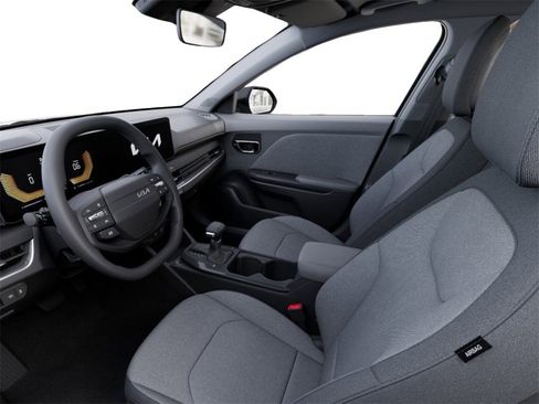 New 2025 Kia K4 LXS image 17