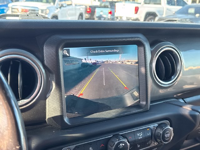 Used 2020 Jeep Gladiator Overland w/ Uconnect 4C Nav & Sound Group AWD/4WD image 23