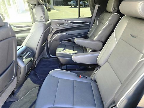 Used 2024 Cadillac Escalade Sport image 13