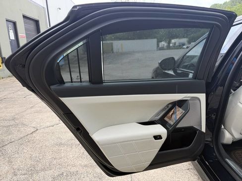 Used 2023 BMW 760i xDrive AWD/4WD image 43