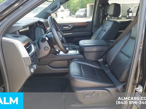 Used 2025 GMC Yukon Denali AWD/4WD image 6