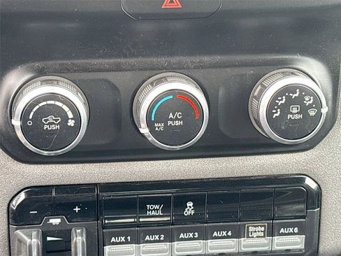 Used 2021 RAM 2500 Tradesman w/ Chrome Appearance Group image 15