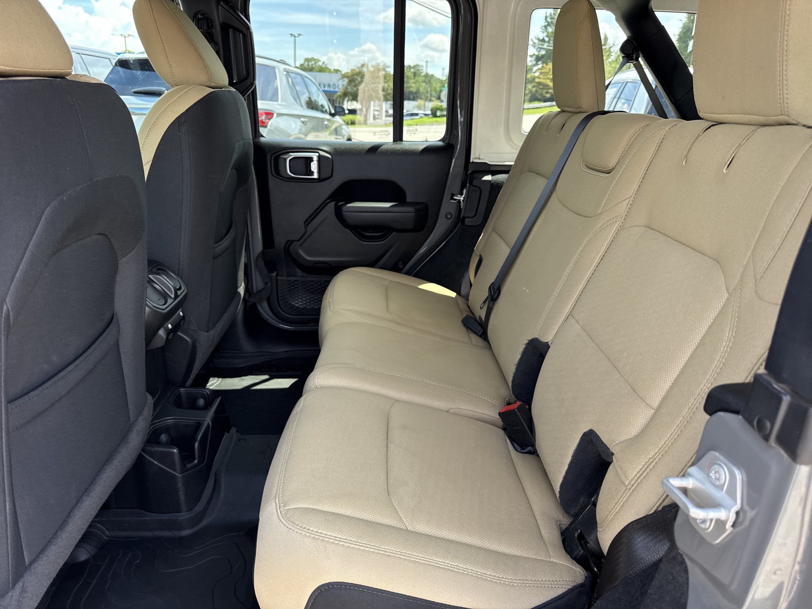 Used 2023 Jeep Wrangler Unlimited Sport AWD/4WD image 13
