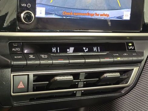 Used 2025 Toyota Camry SE FWD image 20