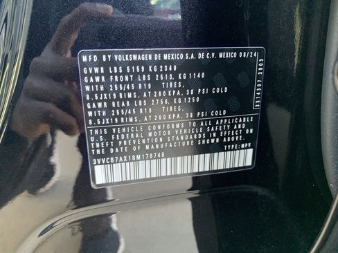 Used 2024 Volkswagen Tiguan SE R-Line image 36