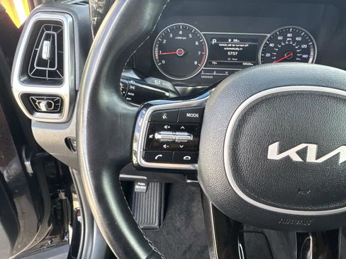 Used 2022 Kia Sorento S image 22