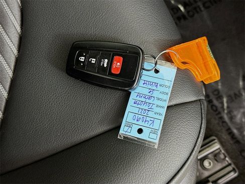 Used 2021 Toyota Camry SE w/ Convenience Package image 26