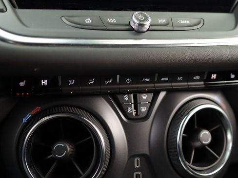 Used 2024 Chevrolet Blazer LT w/ Convenience Package FWD image 15