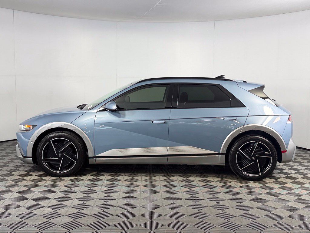 Used 2025 Hyundai Ioniq 5 Limited AWD/4WD image 10