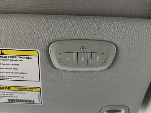 Used 2019 Jeep Cherokee Limited image 19