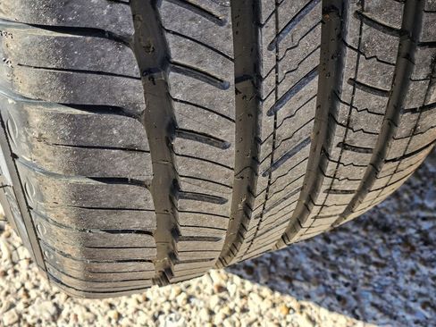 Used 2023 Genesis G70 2.0T image 11