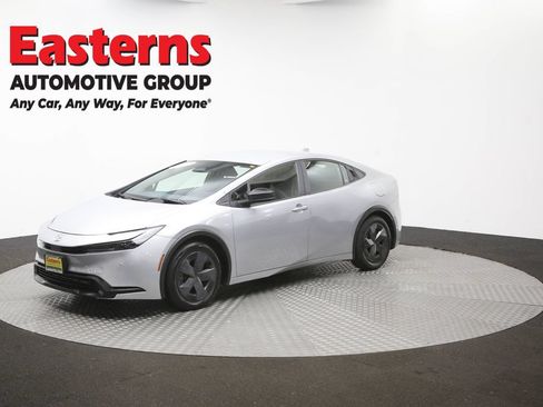 Used 2025 Toyota Prius LE FWD image 54