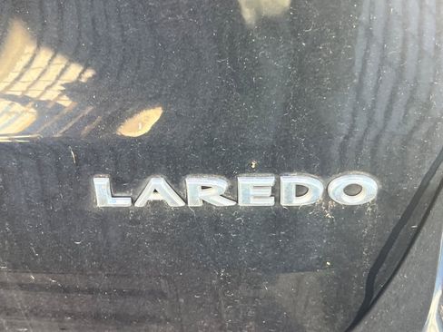 Used 2017 Jeep Grand Cherokee Laredo w/ Quick Order Package 2BE image 7