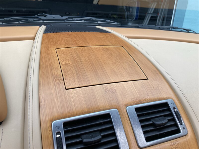 Used 2011 Aston Martin DB9 Volante RWD image 24