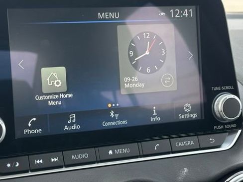 Used 2025 Nissan Sentra SR w/ SR Premium Package image 31