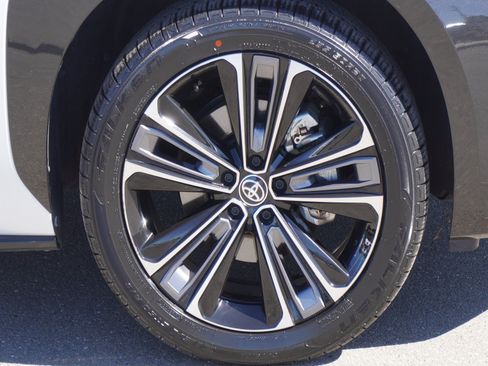 Used 2023 Toyota bZ4X AWD w/ Weather Package image 5
