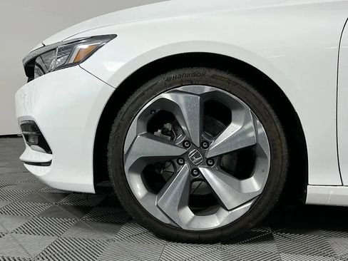 Used 2020 Honda Accord Touring image 32