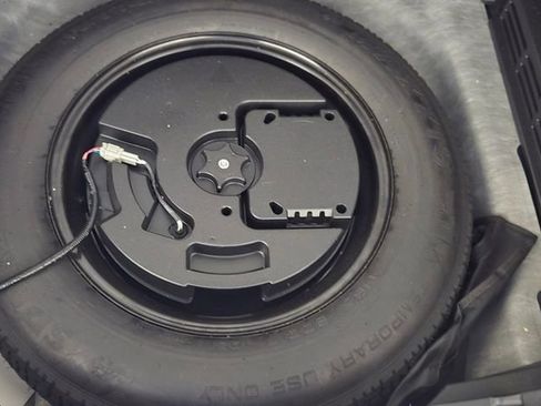 Used 2023 Nissan Rogue SV image 34