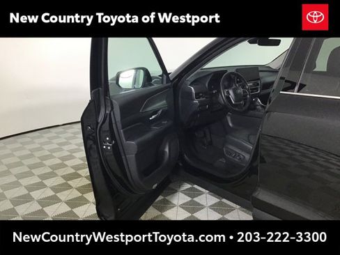 Certified 2024 Toyota Grand Highlander XLE image 10