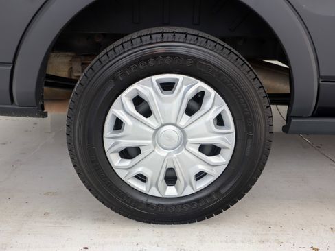 Used 2018 Ford Transit 350 XL image 28